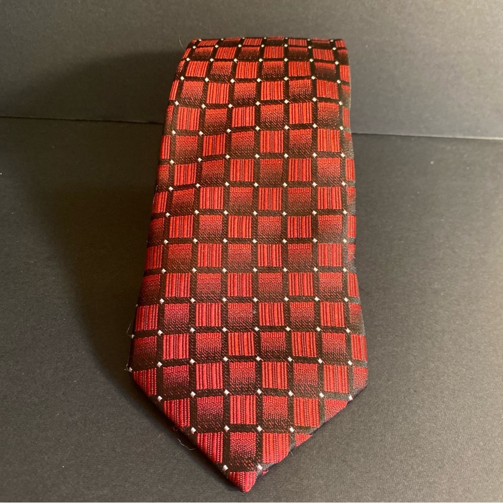 Adrienne Vittadini red and black geometric Block Grid Pattern‎ Hand Made Skinny